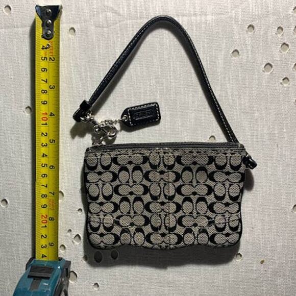 Coach wristlet with signature Canvas Black and White - Picture 1 of 4